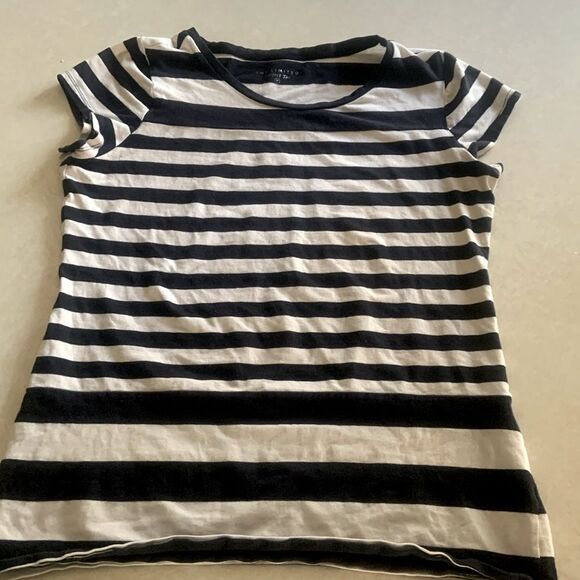 The Limited Perfect Tee Navy Blue Striped T-Shirt Cap Sleeve Medium Nautical - Picture 2 of 6